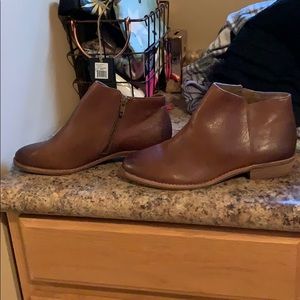 Gianni Bini Chelsea Boot